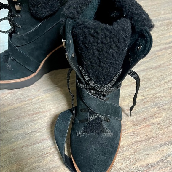 Coach Kenna wedge suede ankle boots with Sherpa - Picture 12 of 16